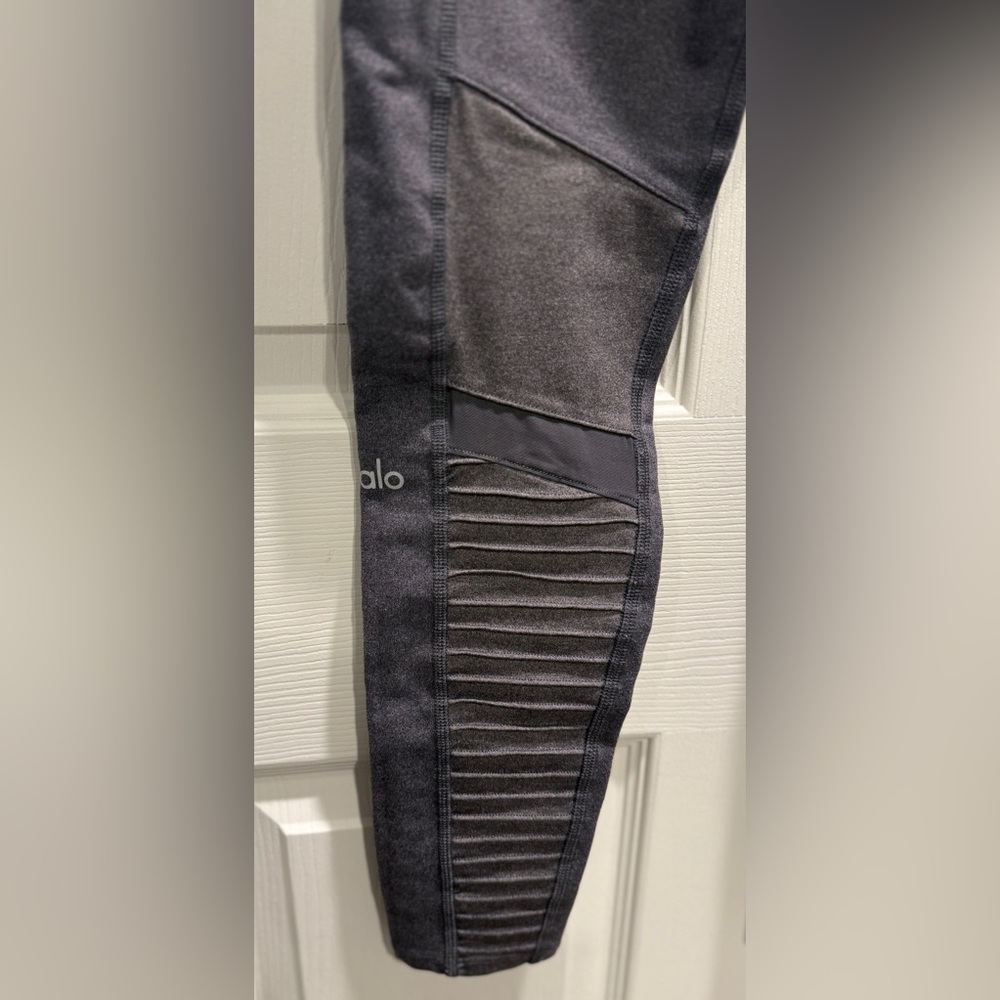 Alo Yoga Moto Leggings High Waist Ribbed Panel-Size Medium - Picture 7 of 9